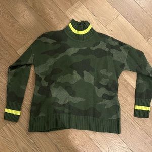 Vineyard Vines cashmere camo sweater size small